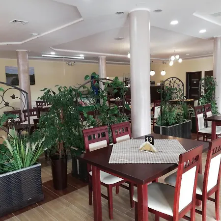 ヴィラ Dobry Adres